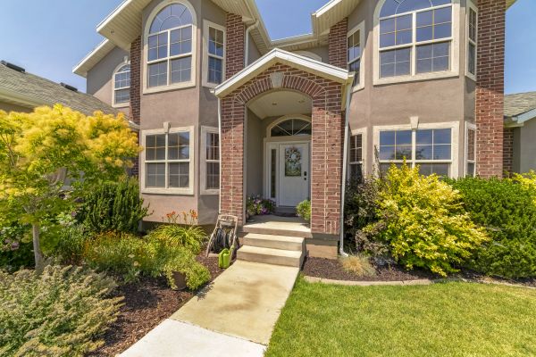 Cost of Transom Window Replacement in Lake Mary